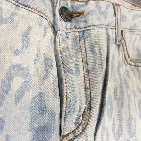 LUX Jeans 32 14 Mid Rise Straight Light Wash Leopard Print Stretch Blue Made USA - Picture 5 of 12